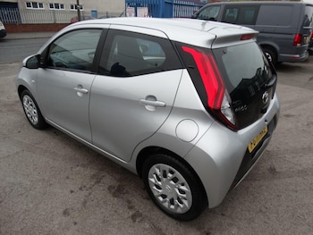 Used Toyota AYGO 2021 for sale - 76199905: Photo