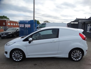 Used Ford Fiesta Van 2015 for sale - 78552538: Photo