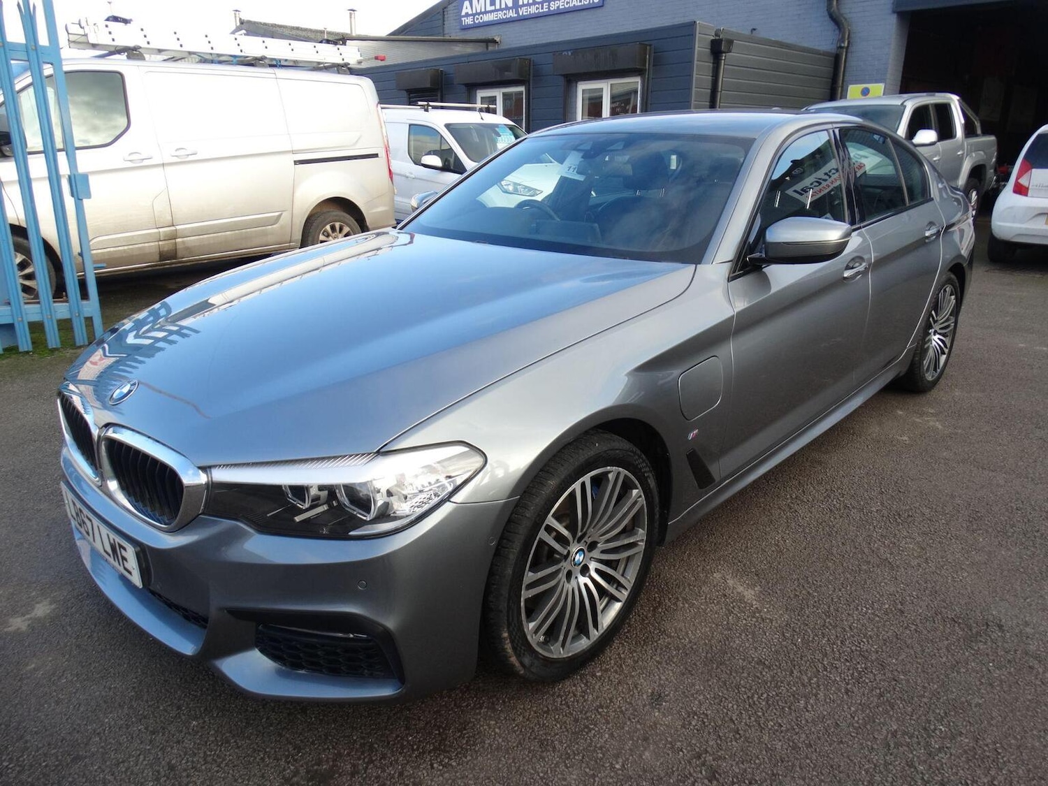 Used BMW 5 Series 2018 for sale - 77595372: Photo 1
