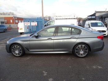 Used BMW 5 Series 2018 for sale - 77595372: Photo