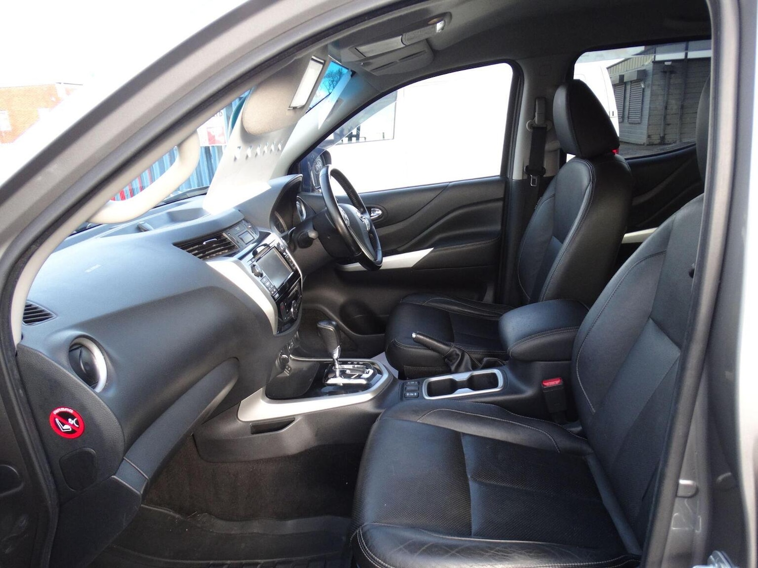 Used Nissan Navara 2018 for sale - 77264392: Photo 10