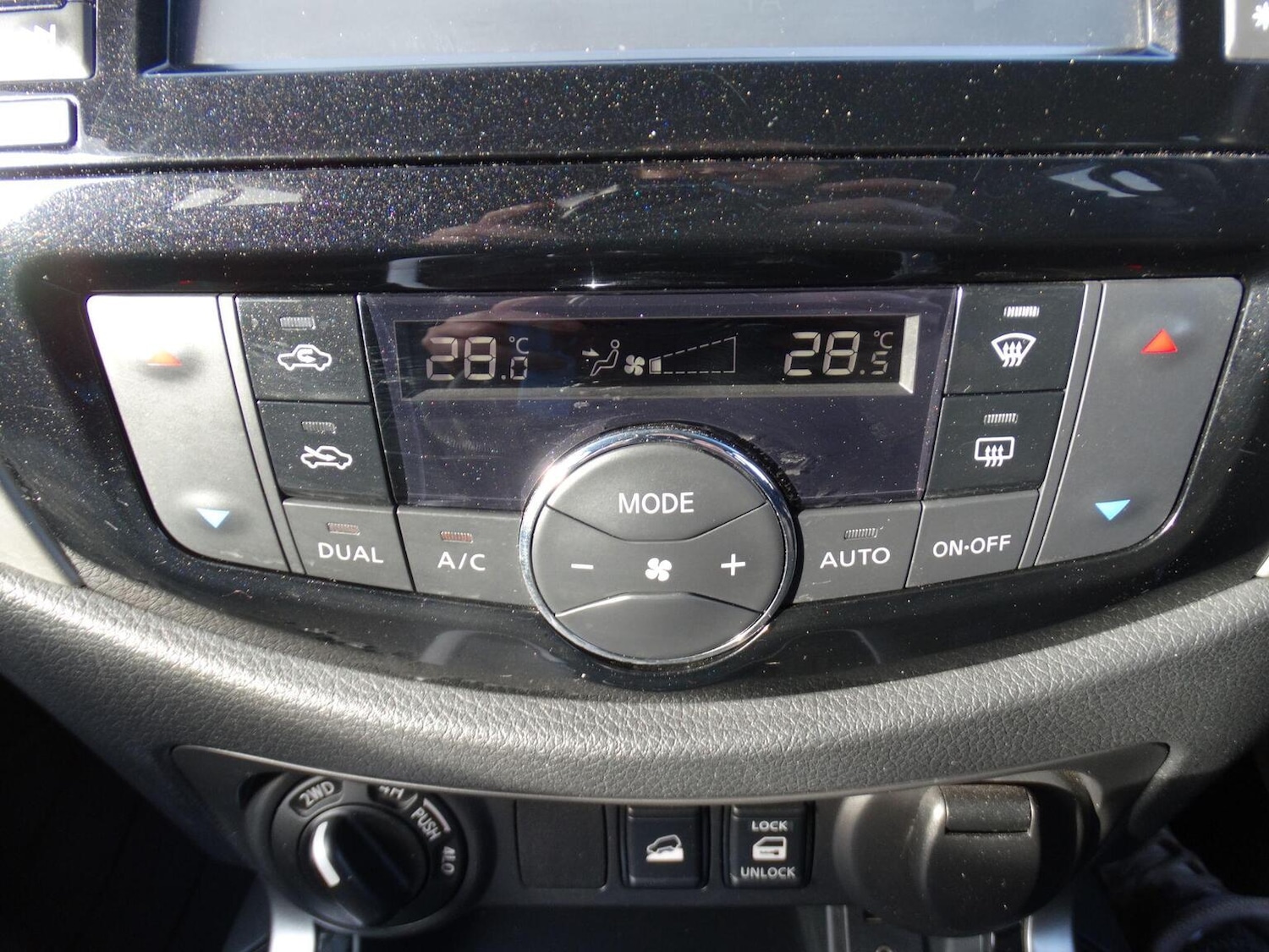 Used Nissan Navara 2018 for sale - 77264392: Photo 26