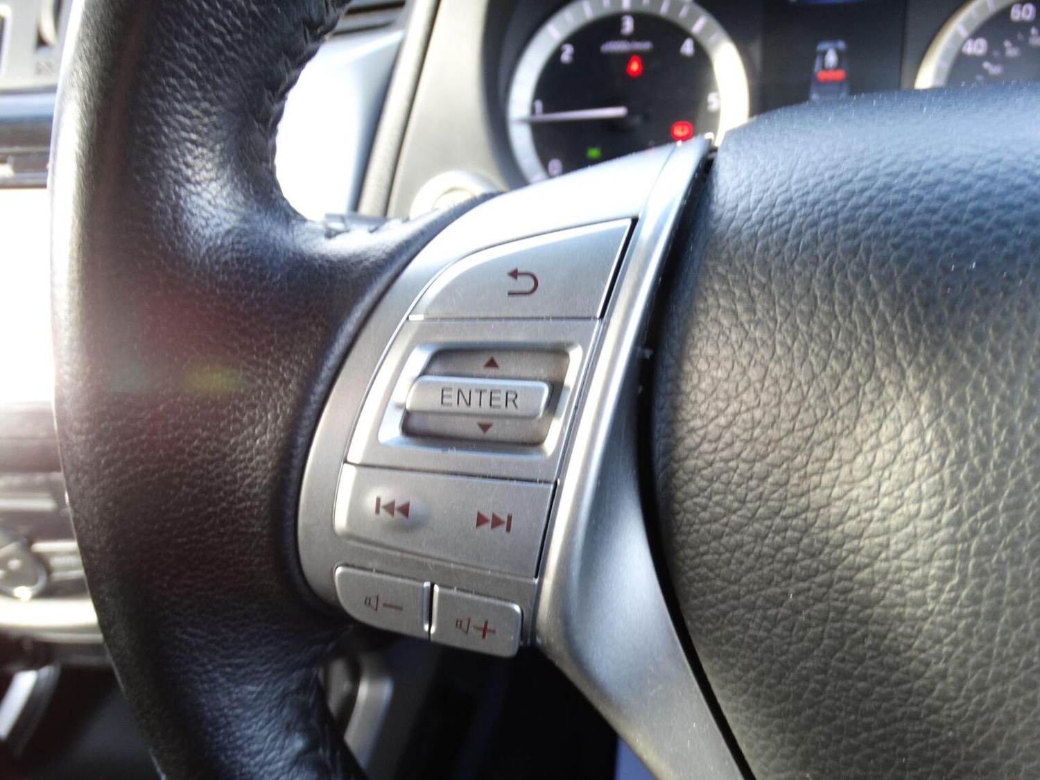 Used Nissan Navara 2018 for sale - 77264392: Photo 30