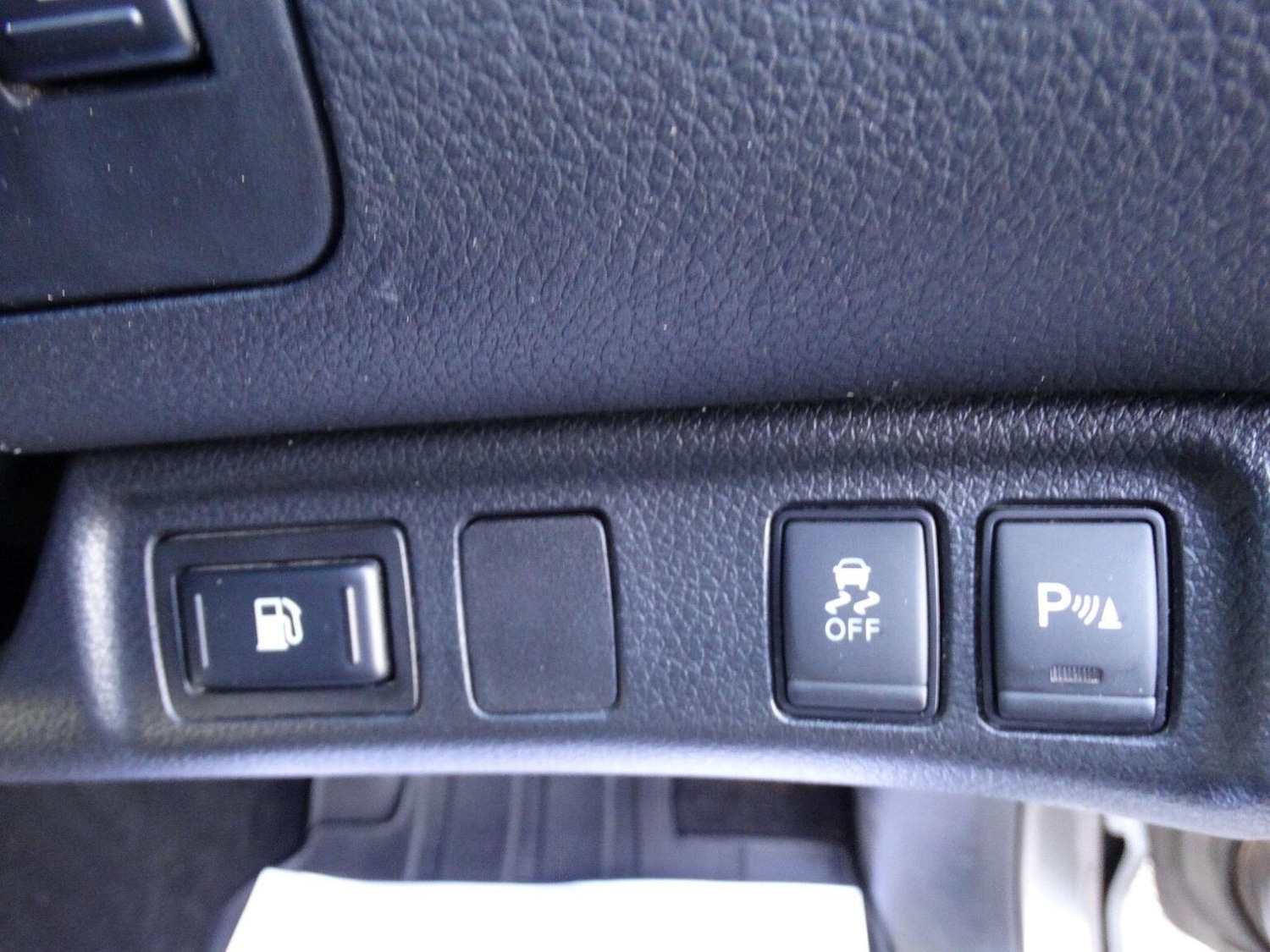 Used Nissan Navara 2018 for sale - 77264392: Photo 34