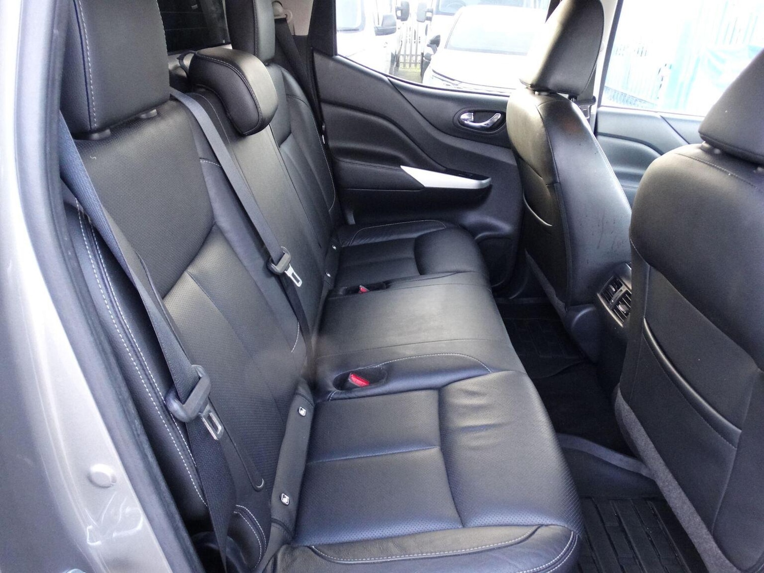 Used Nissan Navara 2018 for sale - 77264392: Photo 9