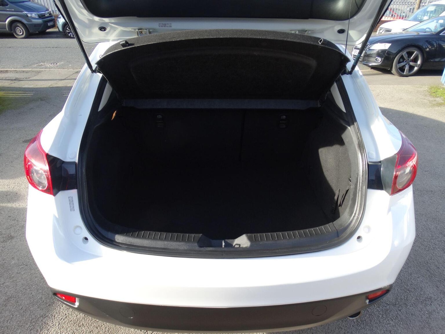 Used Mazda Mazda3 2015 for sale - 77656203: Photo 14