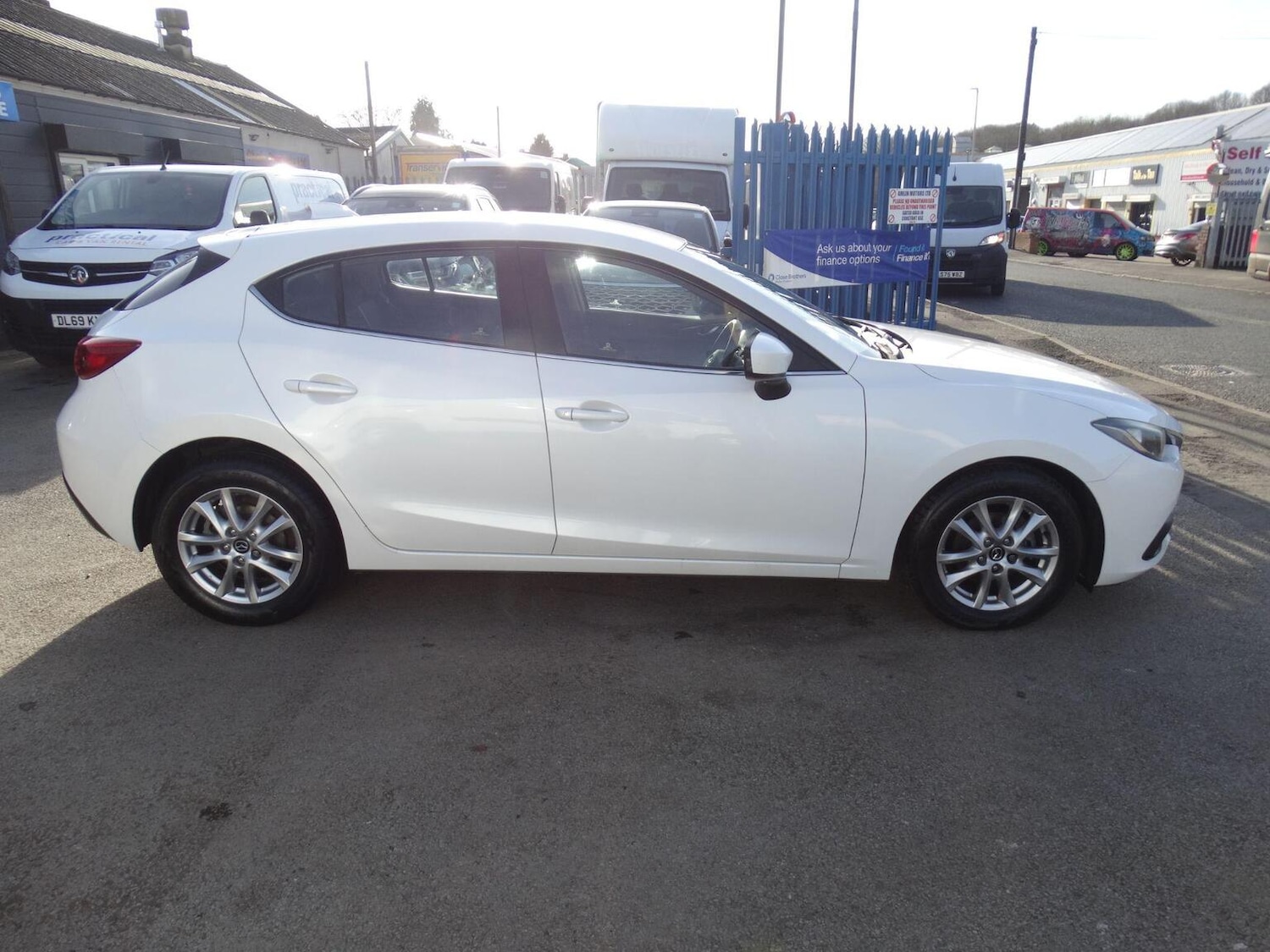 Used Mazda Mazda3 2015 for sale - 77656203: Photo 4