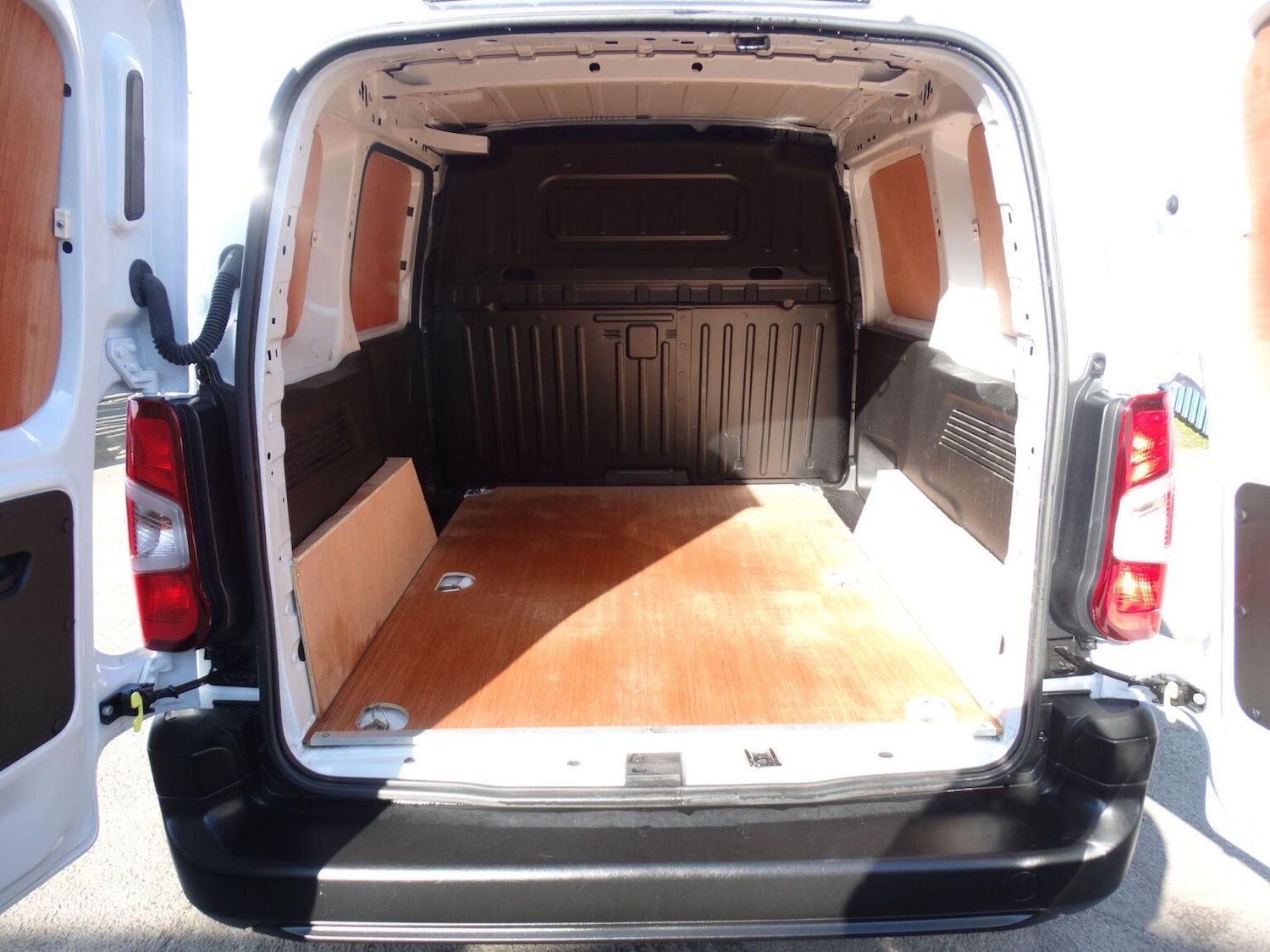 Used Peugeot Partner 2023 for sale - 77749921: Photo 12