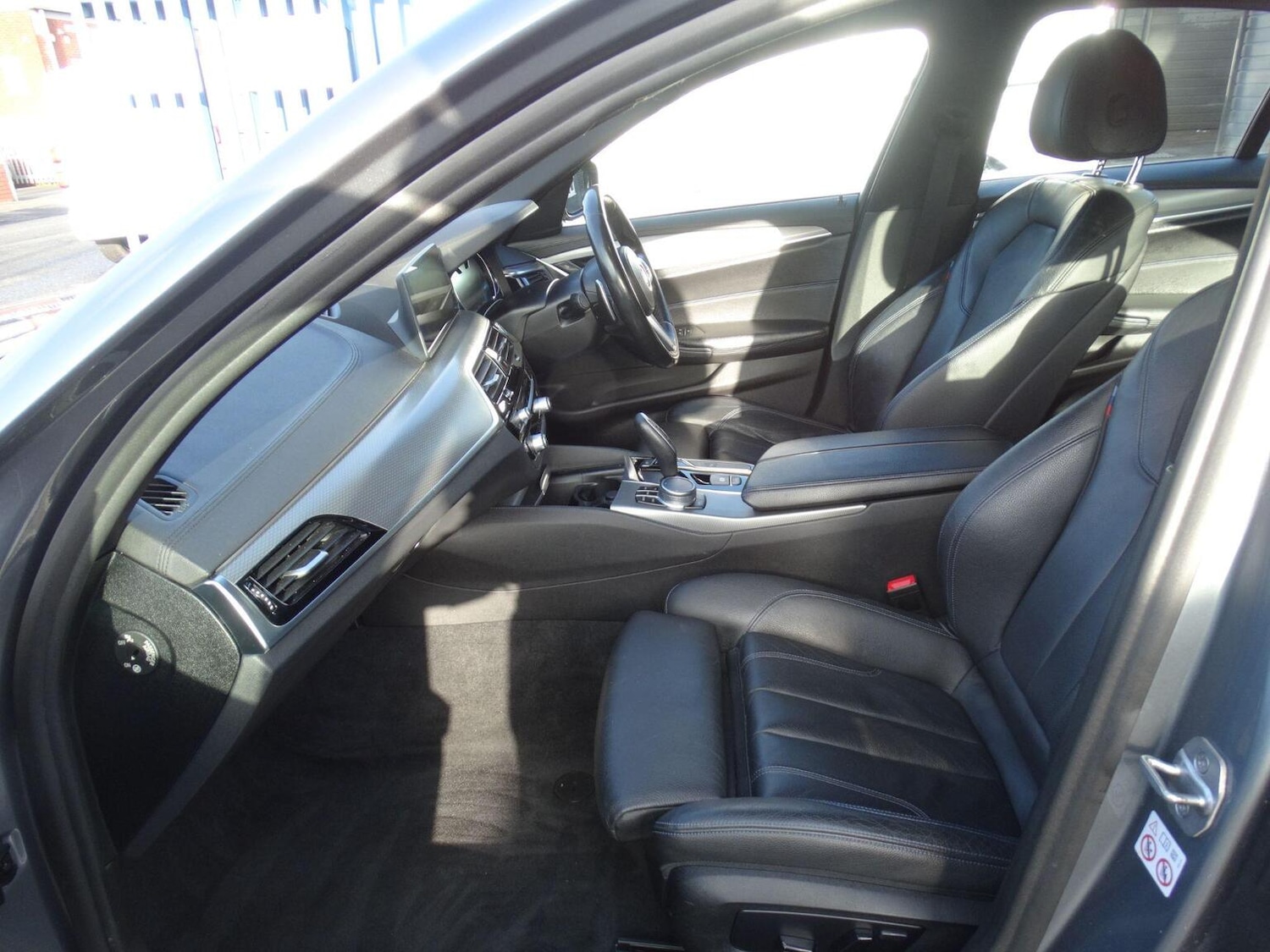 Used BMW 5 Series 2018 for sale - 77564212: Photo 11