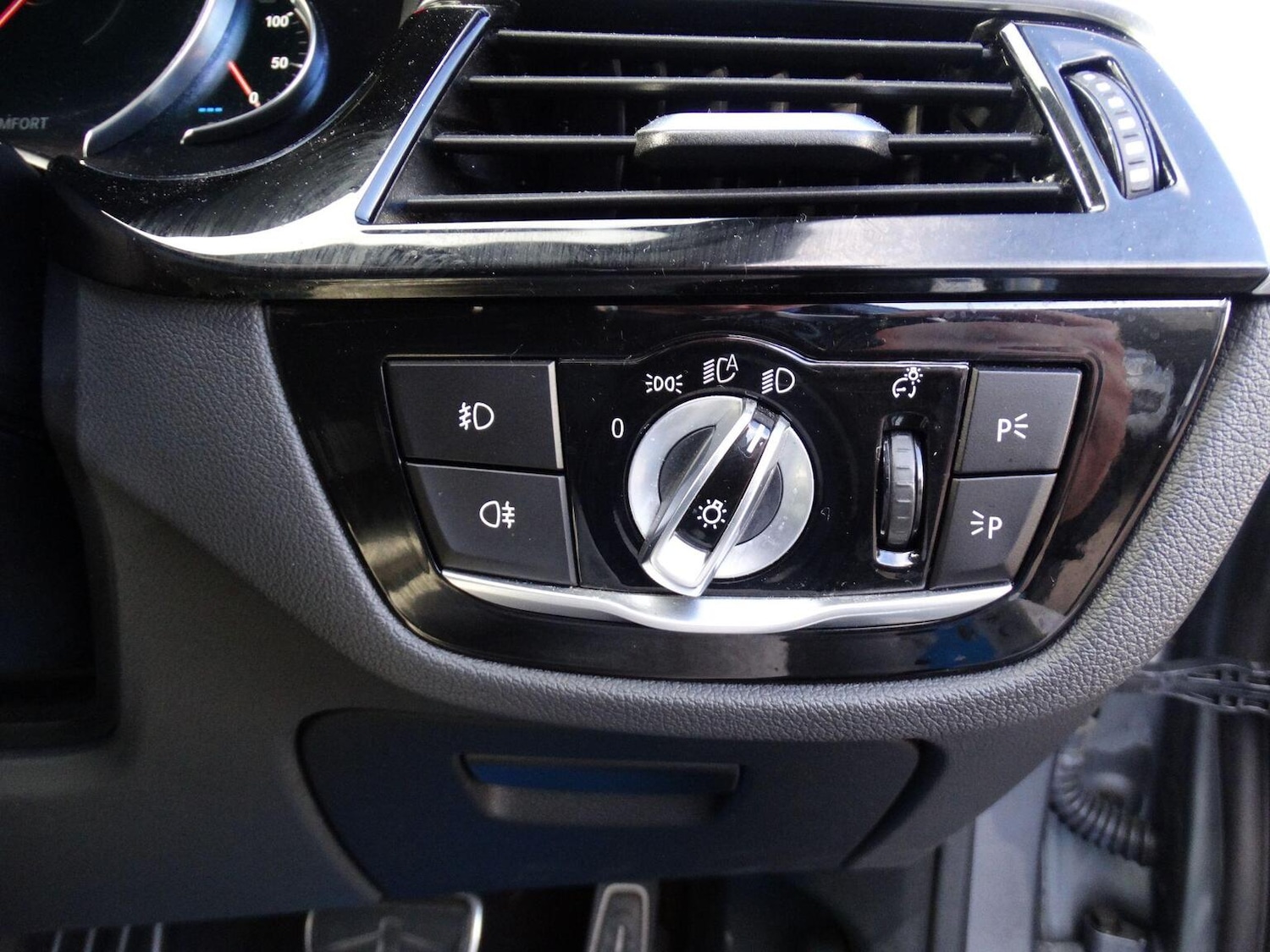 Used BMW 5 Series 2018 for sale - 77564212: Photo 33