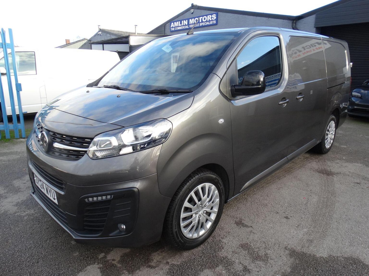 Used Vauxhall Vivaro 2024 for sale - 76918450: Photo 1