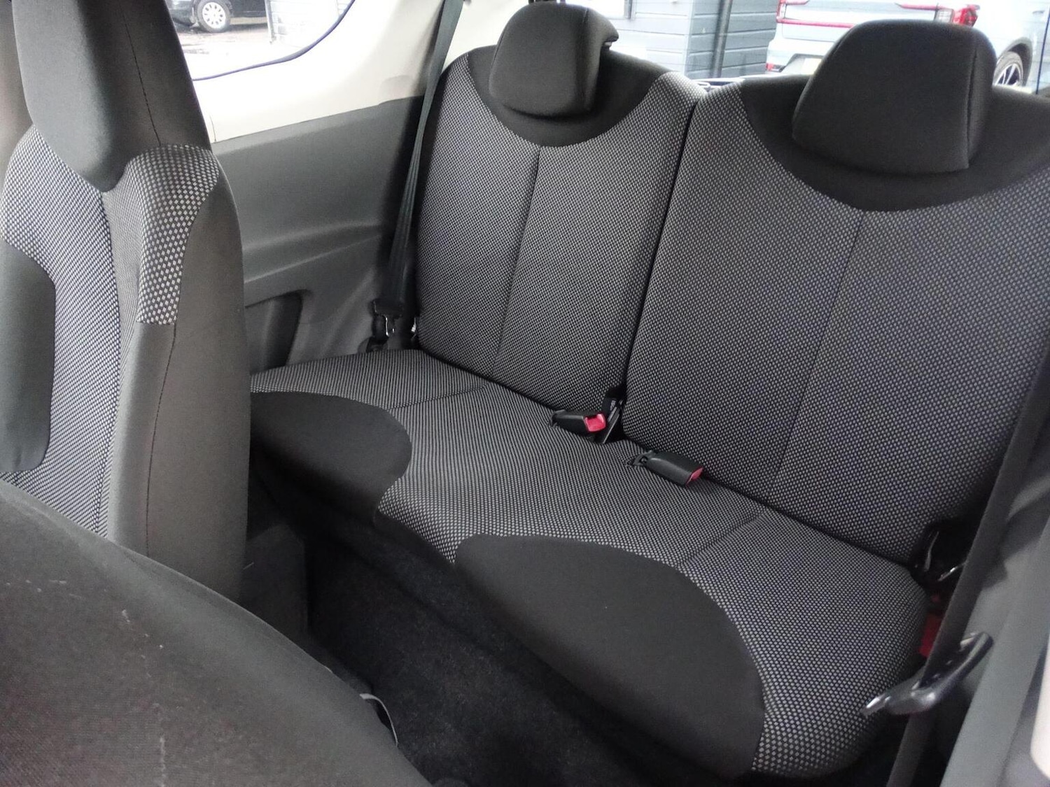 Used Toyota AYGO 2010 for sale - 77370572: Photo 13