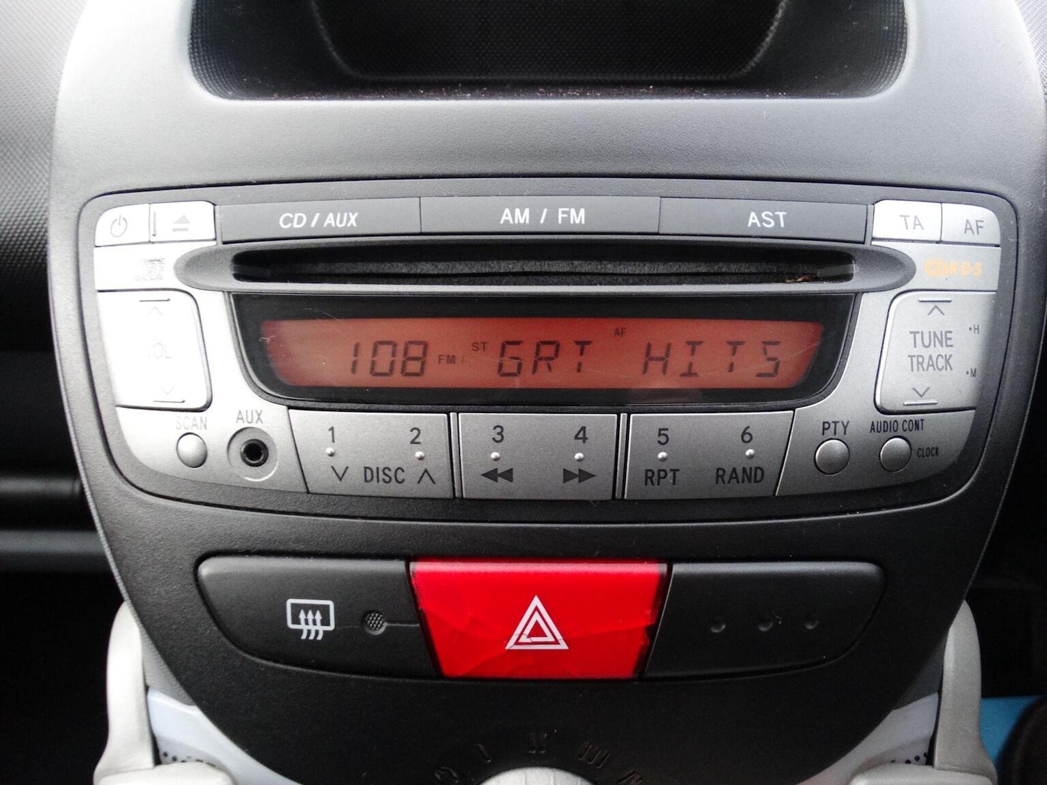 Used Toyota AYGO 2010 for sale - 77370572: Photo 16