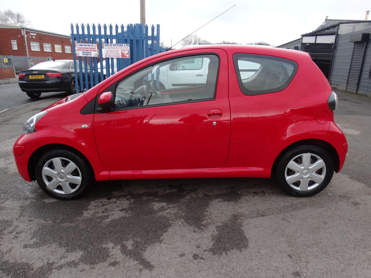 Used Toyota AYGO 2010 for sale - 77370572: Photo 4