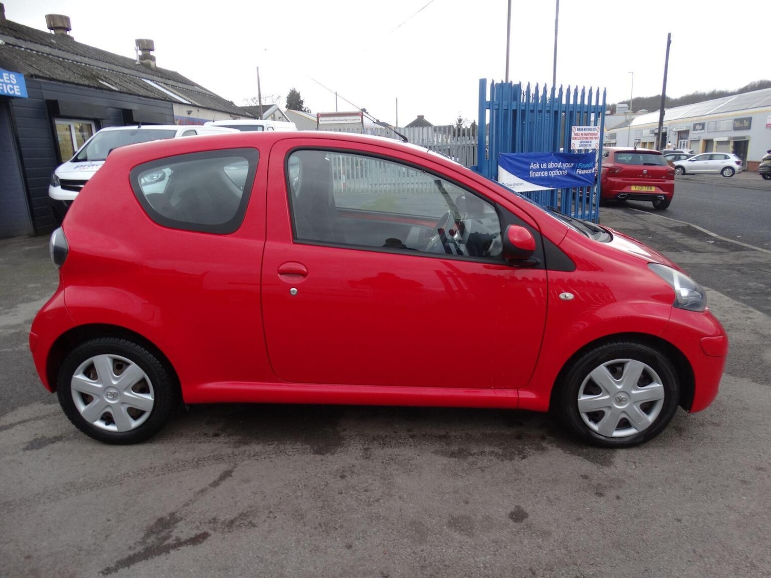 Used Toyota AYGO 2010 for sale - 77370572: Photo 5