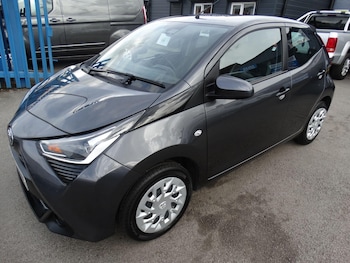 2021 (21) - 1.0 VVT-i X-Play TSS 5dr x-shift