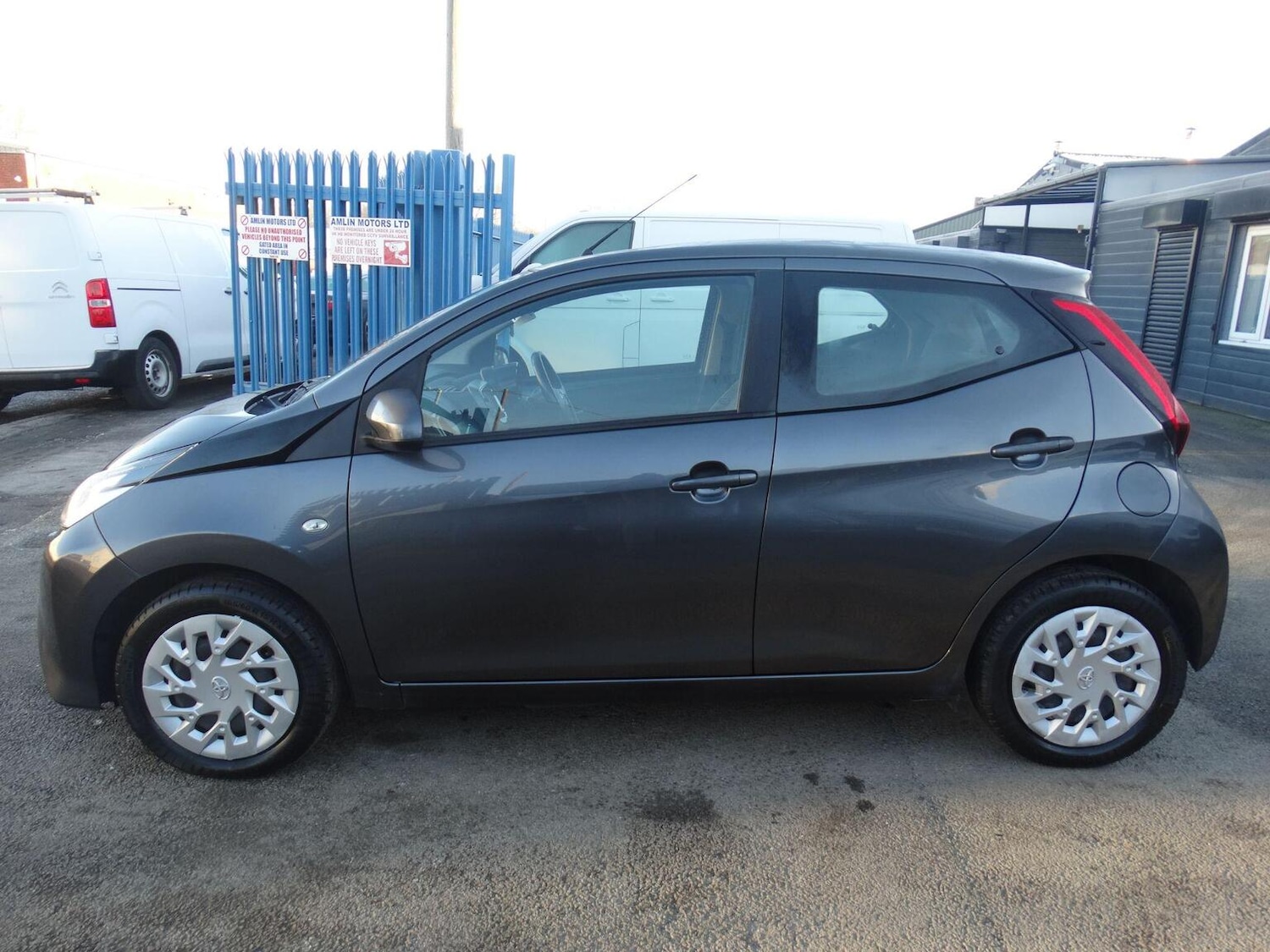 Used Toyota AYGO 2021 for sale - 76712812: Photo 8
