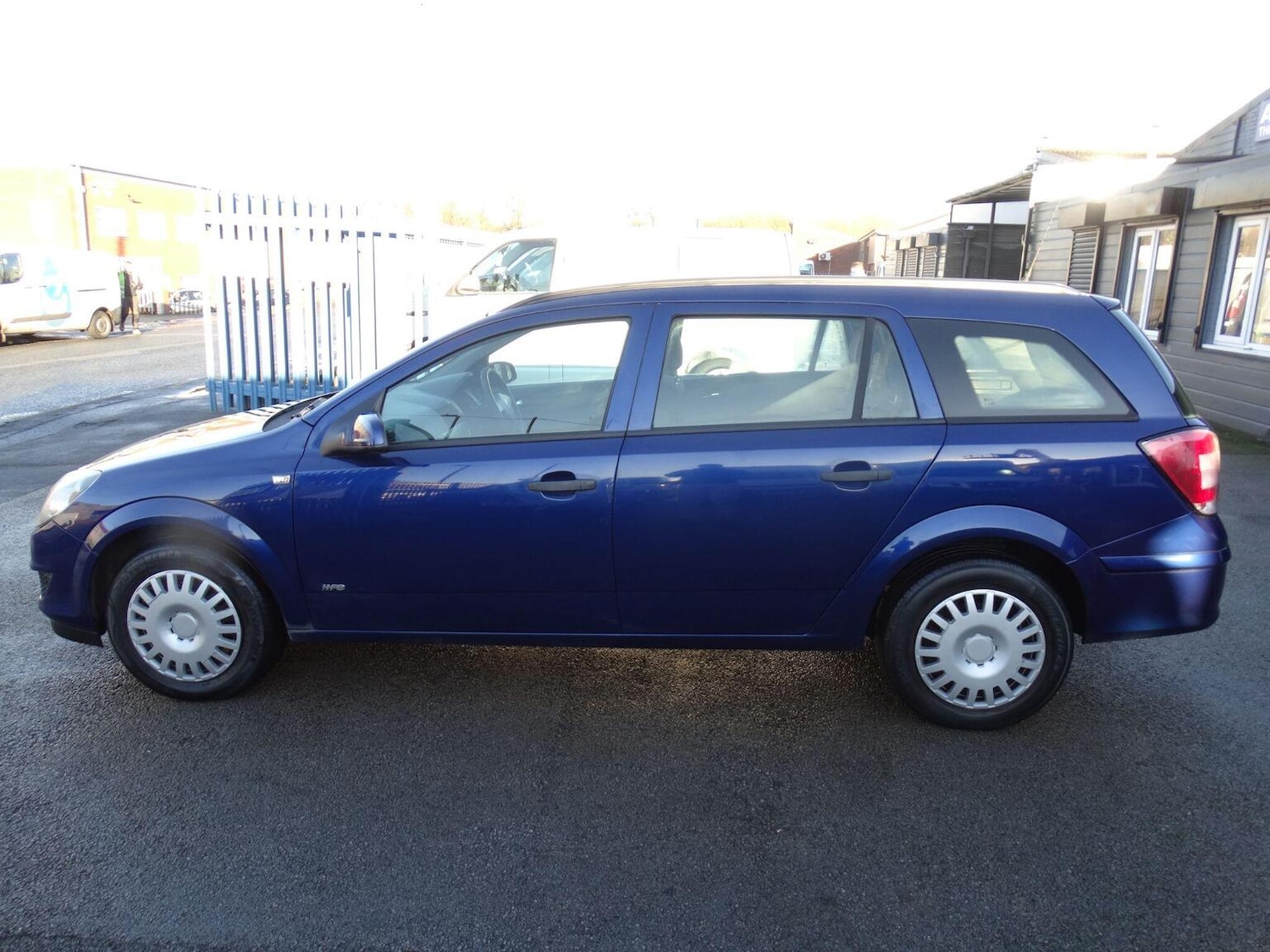 Used Vauxhall Astra 2009 for sale - 76935347: Photo 4