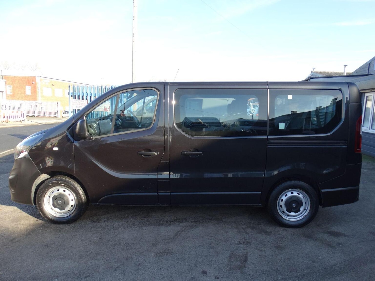 Used Vauxhall Vivaro 2017 for sale - 76656121: Photo 4