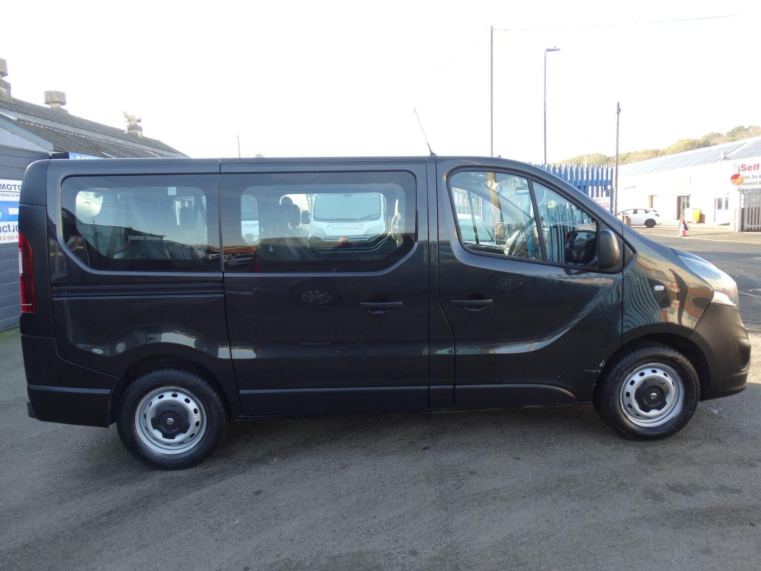 Used Vauxhall Vivaro 2017 for sale - 76656121: Photo 5