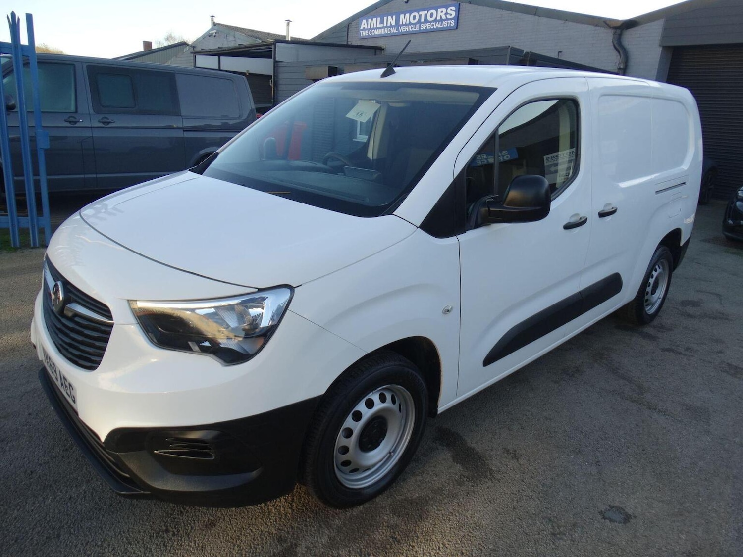 Used Vauxhall Combo 2019 for sale - 76649627: Photo 1