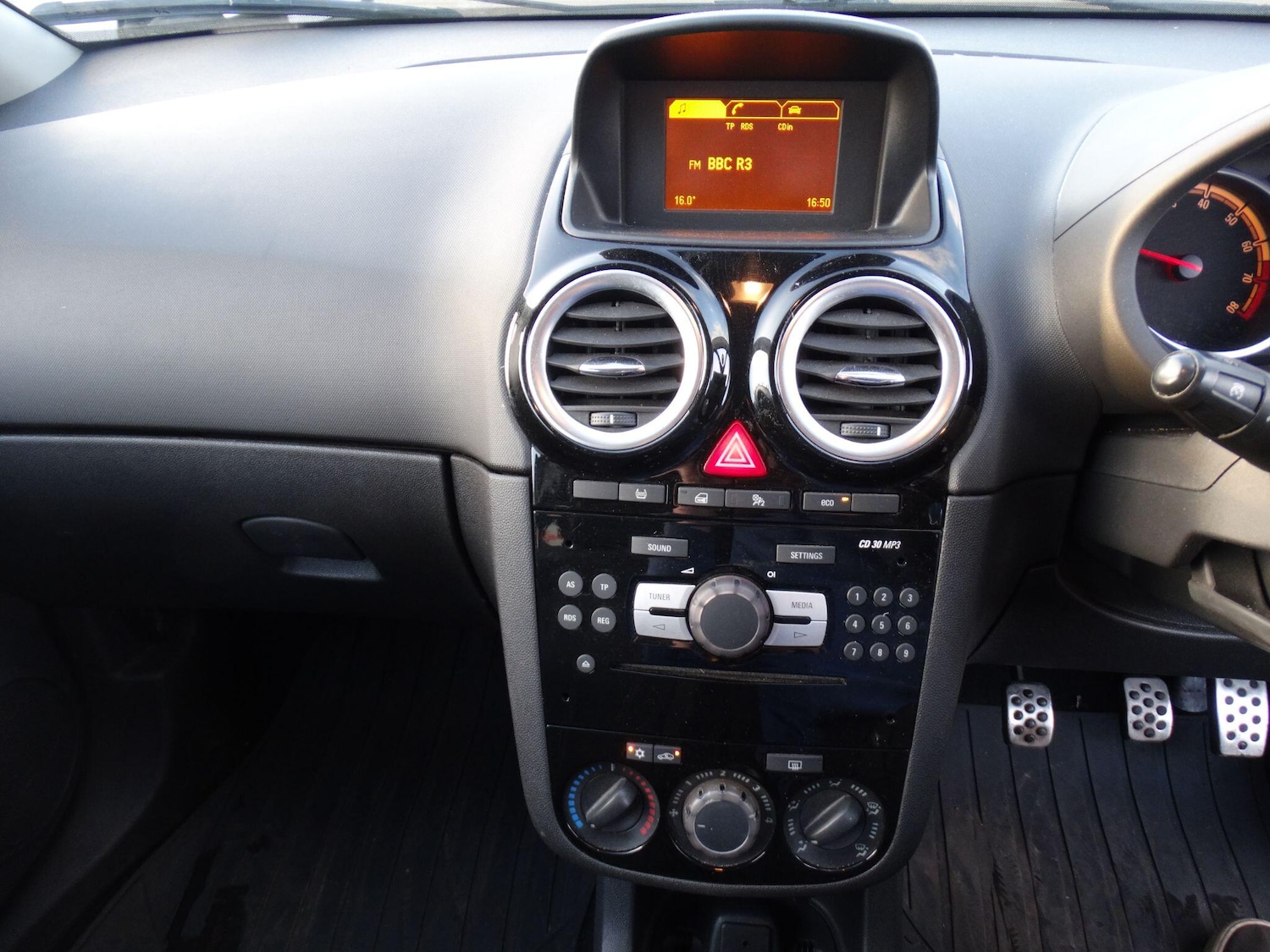 Used Vauxhall Corsa for sale - 76522292: Photo 13