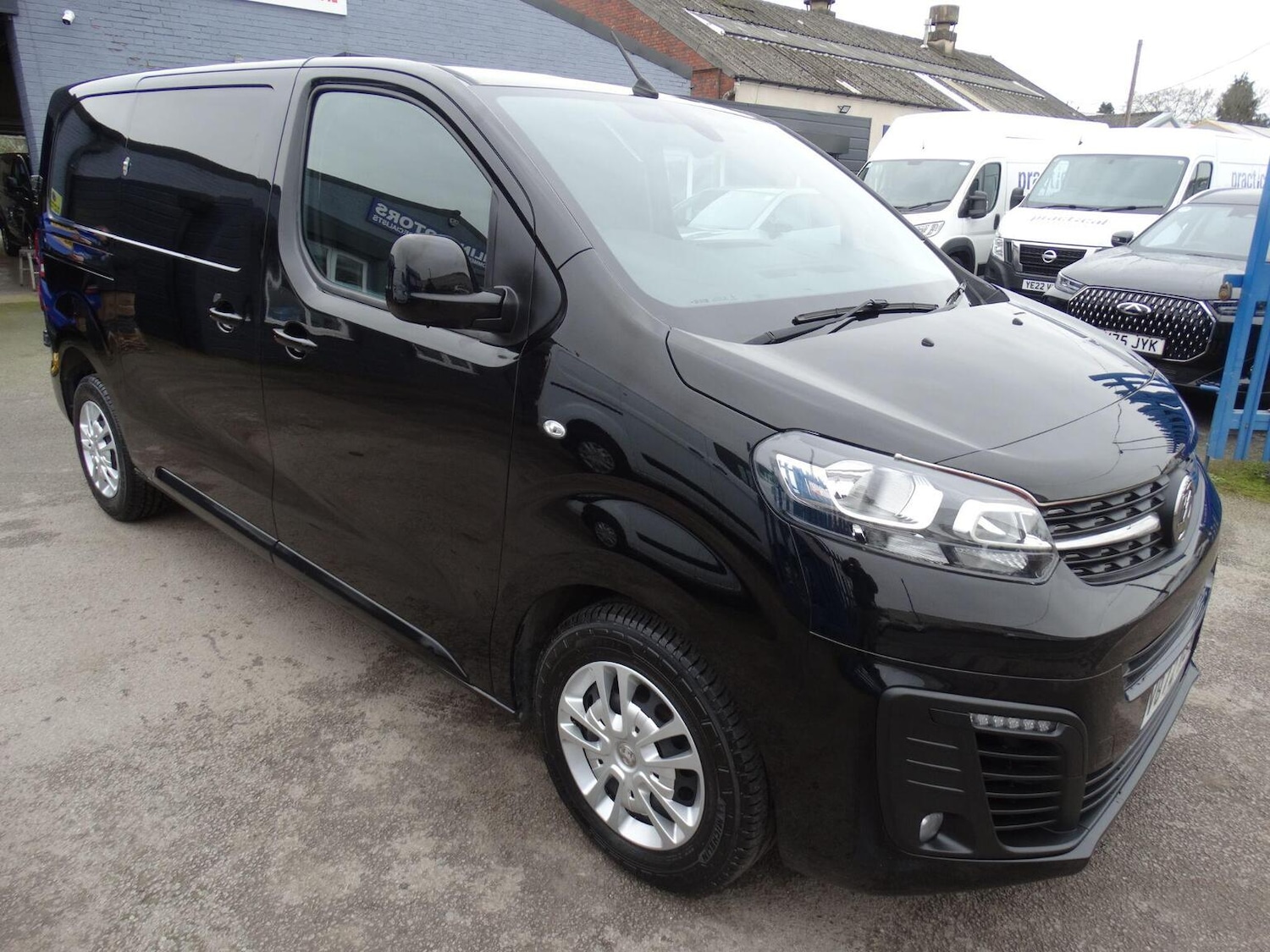 Used Vauxhall Vivaro 2023 for sale - 77735739: Photo 3