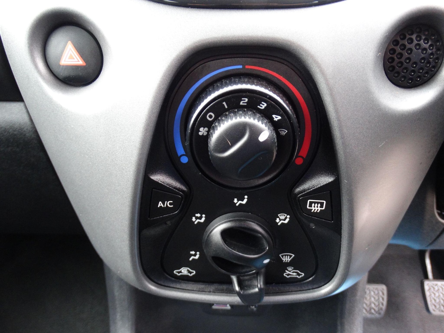 Used Toyota AYGO 2021 for sale - 76649601: Photo 21