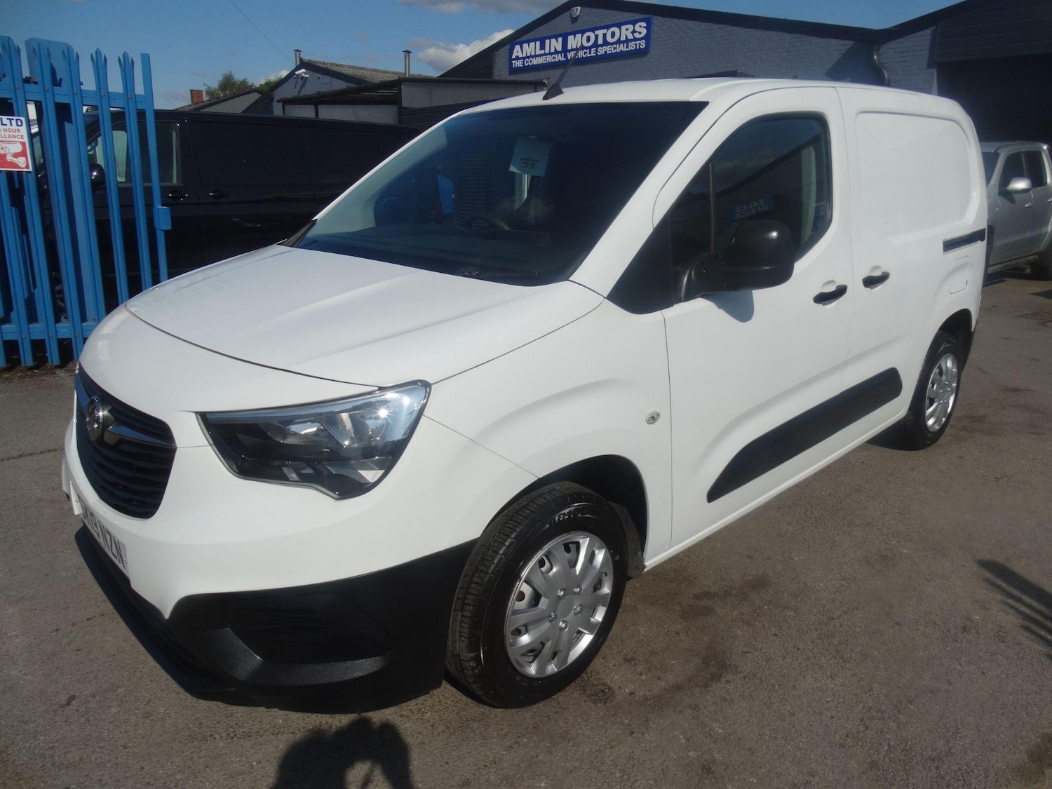 Used Vauxhall Combo 2019 for sale - 75141229: Photo 1
