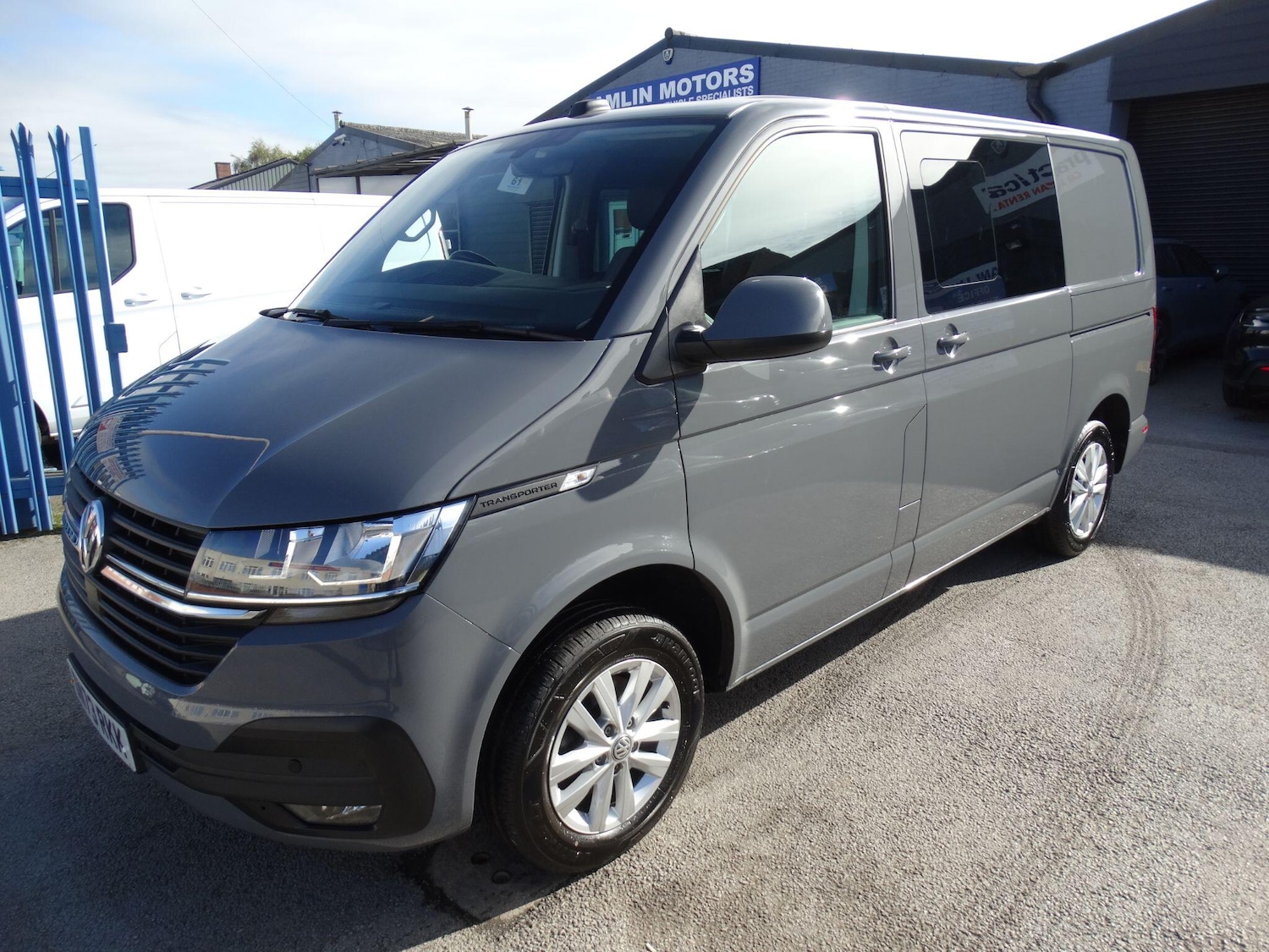 Used Volkswagen Transporter 2023 for sale - 76649602: Photo 1