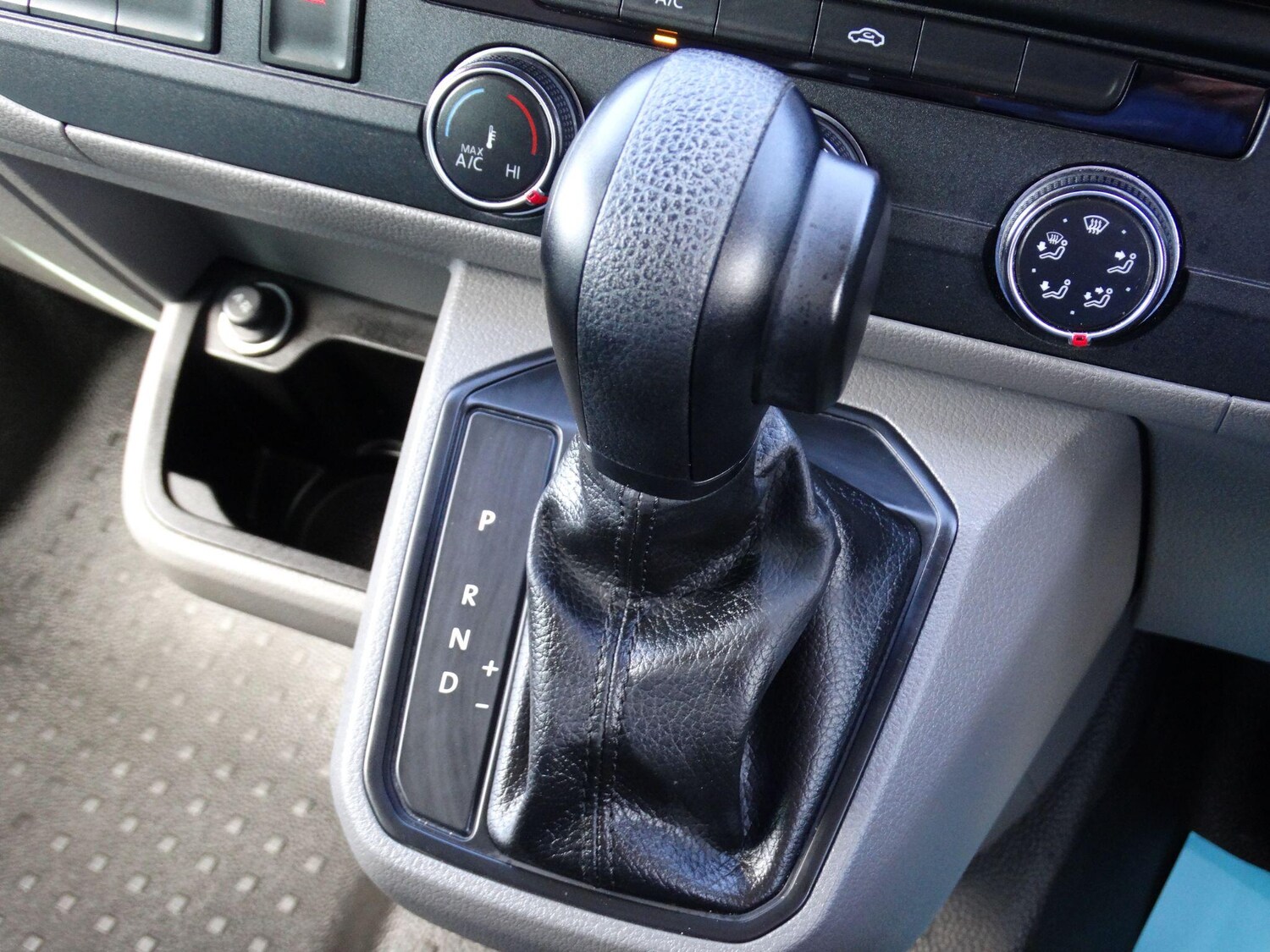 Used Volkswagen Transporter 2023 for sale - 76649602: Photo 35