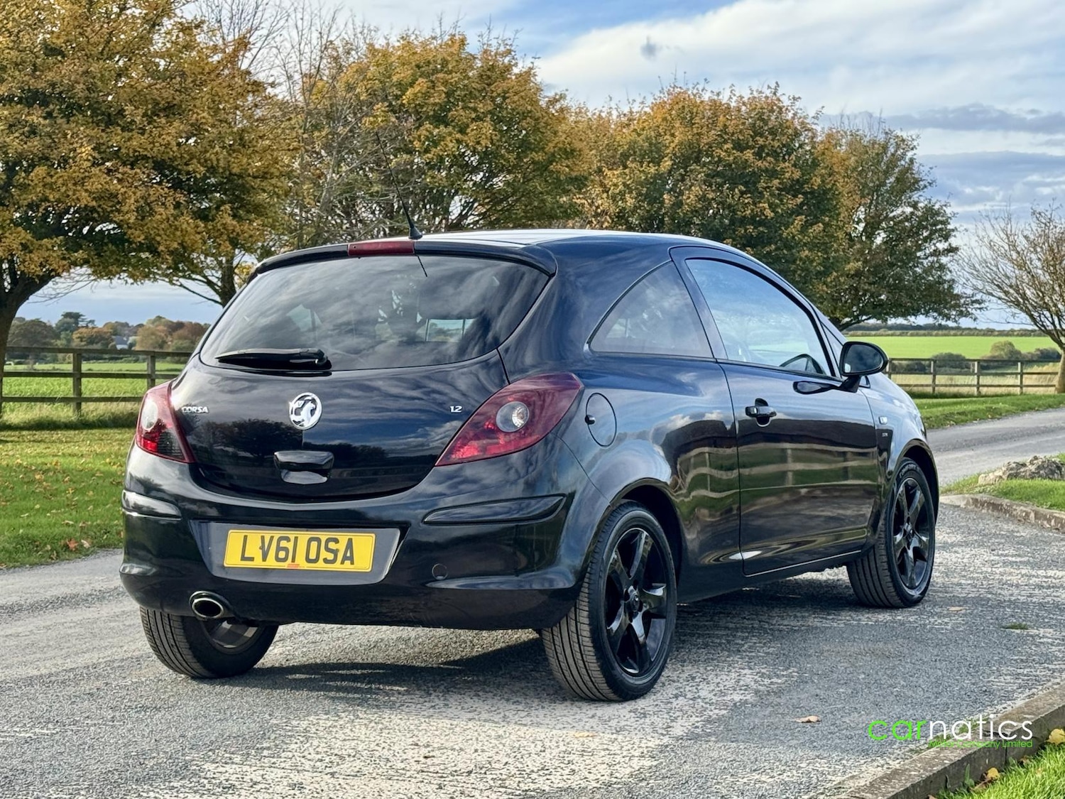 Used Vauxhall Corsa 2011 for sale - 76363513: Photo 2