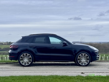 Used Porsche Macan 2018 for sale - 78156429: Photo