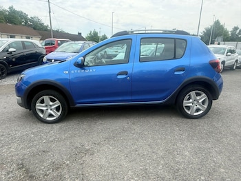 Used Dacia Sandero Stepway 2014 for sale - 79282989: Photo