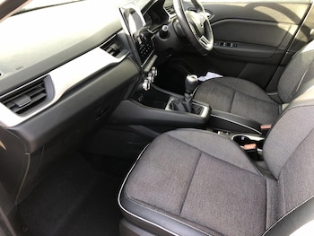 Used Renault Captur 2020 for sale - 76213877: Photo