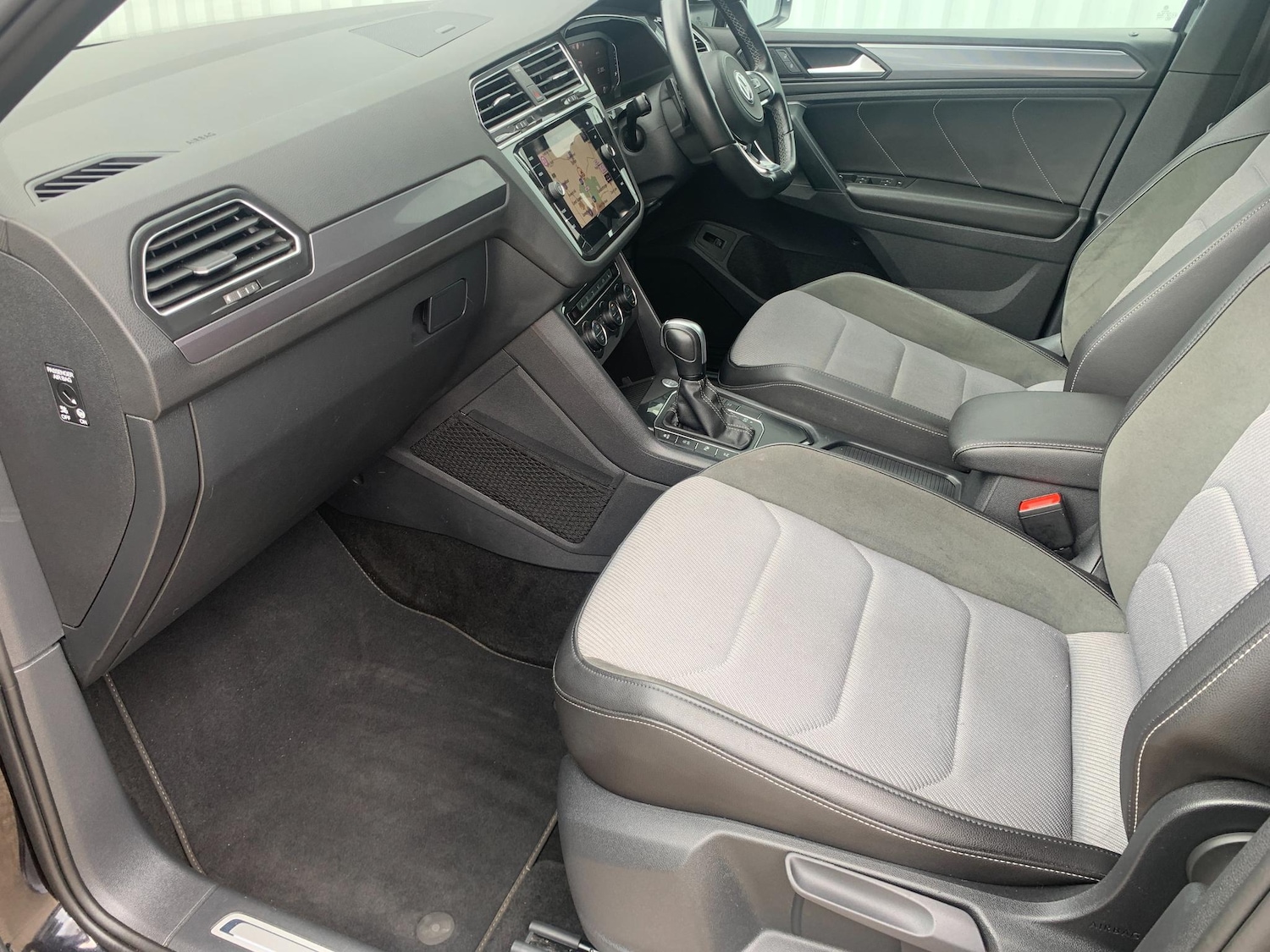 Used Volkswagen Tiguan 2020 for sale - 76214284: Photo 2