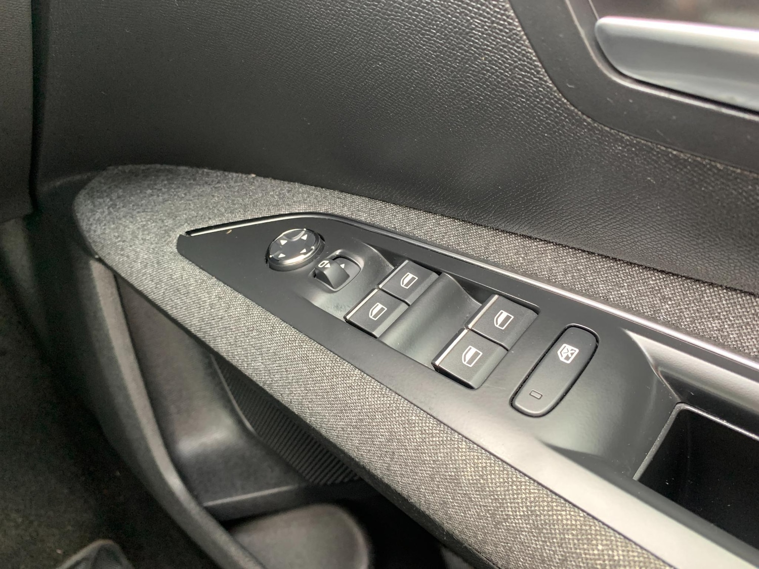 Used Peugeot 5008 2023 for sale - 78100123: Photo 30