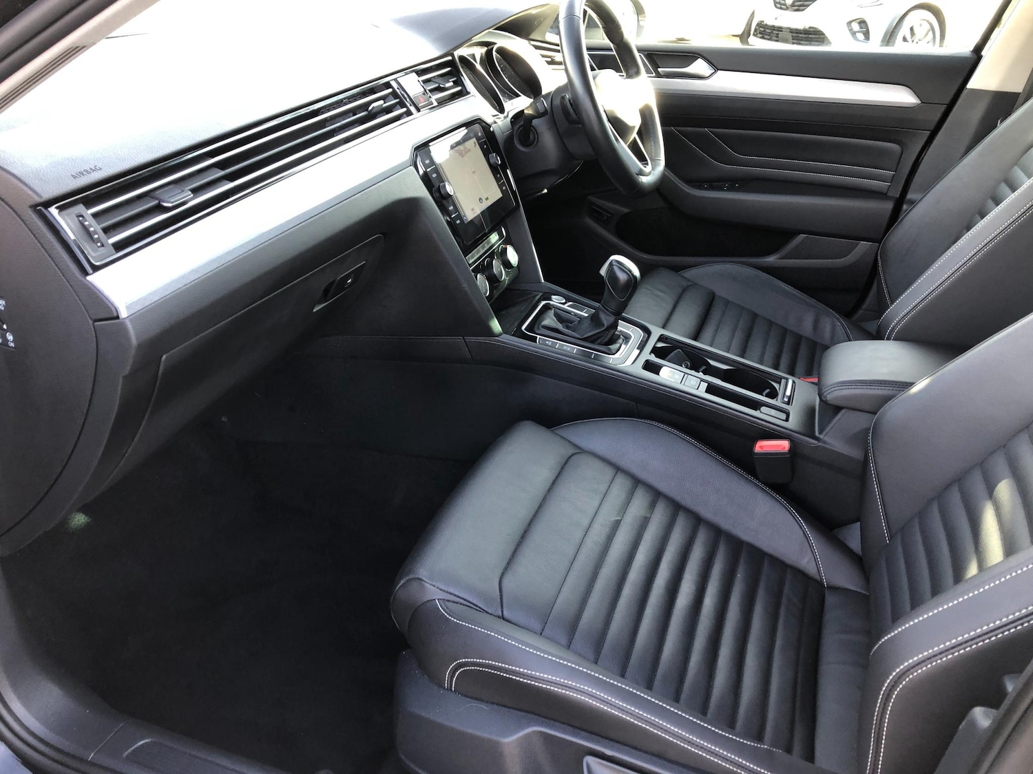 Used Volkswagen Passat 2022 for sale - 76214384: Photo 2