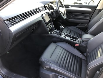 Used Volkswagen Passat 2022 for sale - 76214384: Photo