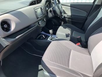 Used Toyota Yaris 2018 for sale - 76215215: Photo