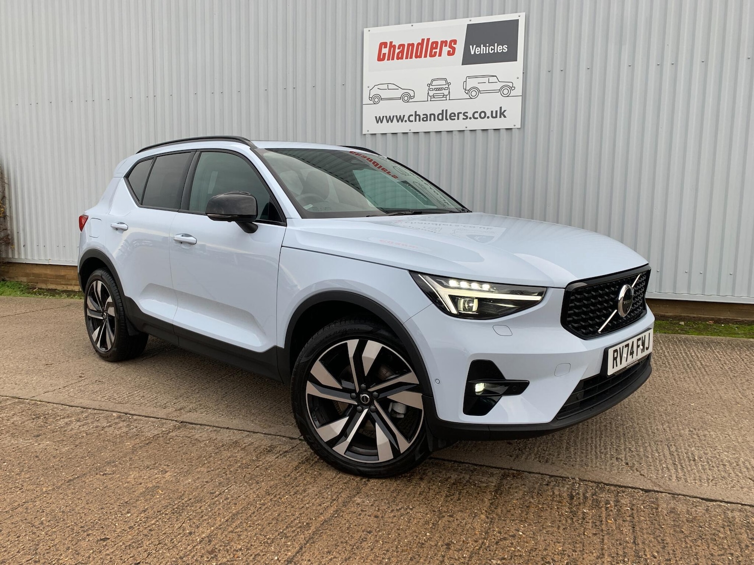 Used Volvo XC40 2025 for sale - 77412395: Photo 1
