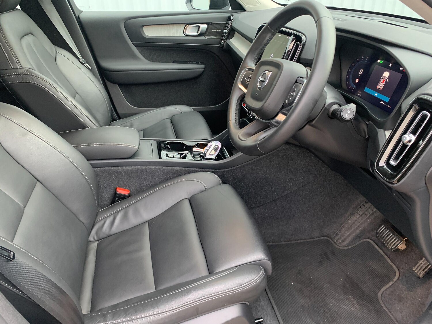 Used Volvo XC40 2025 for sale - 77412395: Photo 17