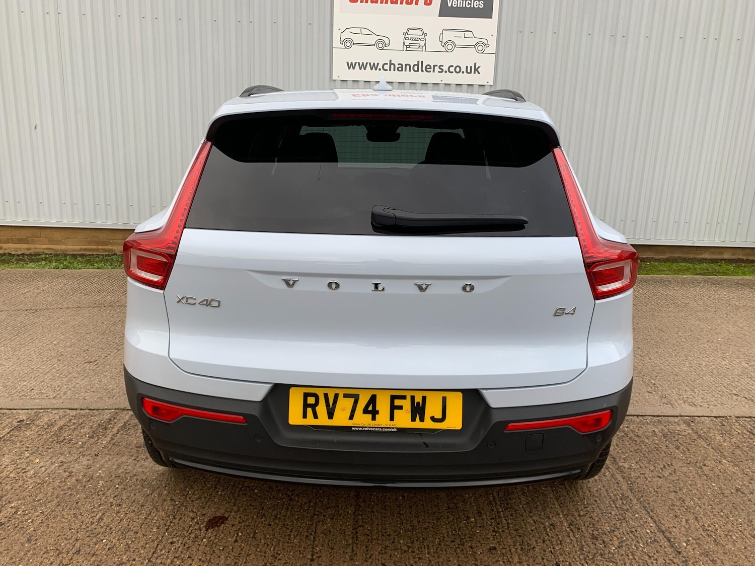 Used Volvo XC40 2025 for sale - 77412395: Photo 3