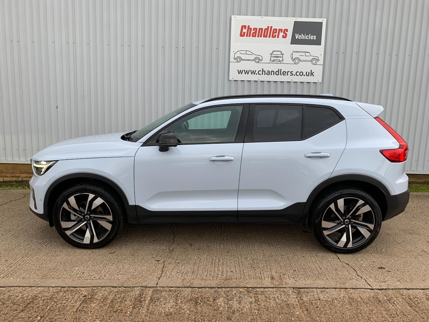 Used Volvo XC40 2025 for sale - 77412395: Photo 4