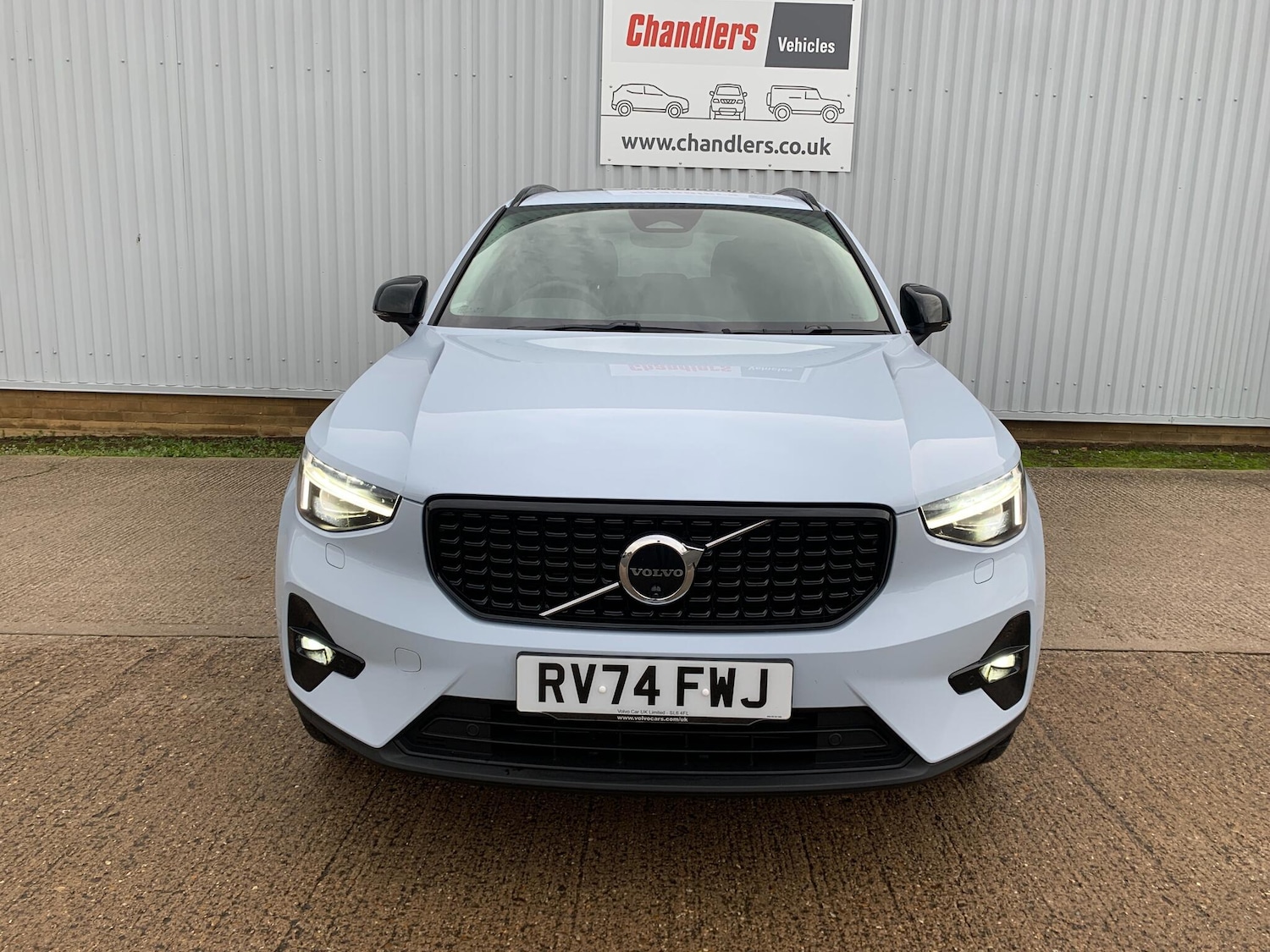 Used Volvo XC40 2025 for sale - 77412395: Photo 6