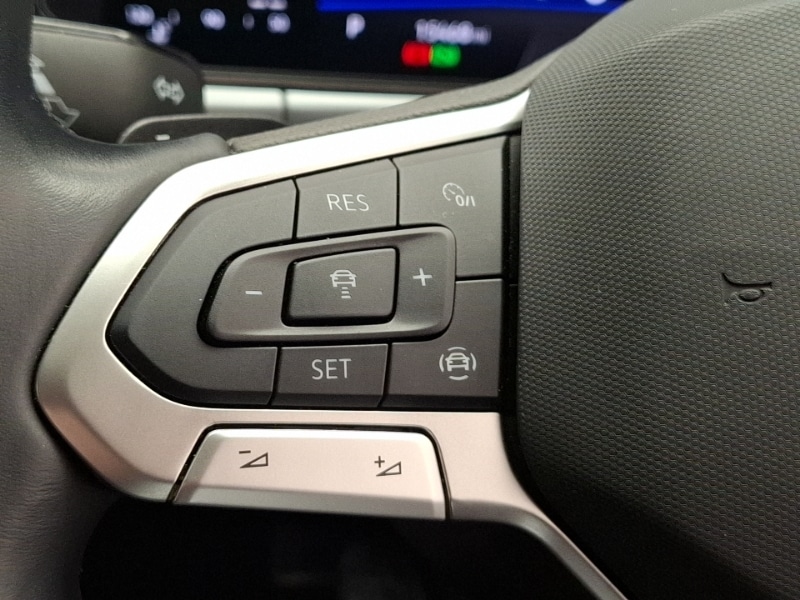 Used Volkswagen T-Roc 2023 for sale - 77086968: Photo 17