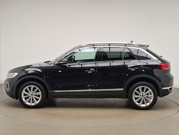 Used Volkswagen T-Roc 2023 for sale - 77433057: Photo