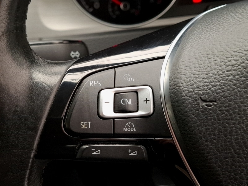 Used Volkswagen Golf 2017 for sale - 76951840: Photo 17