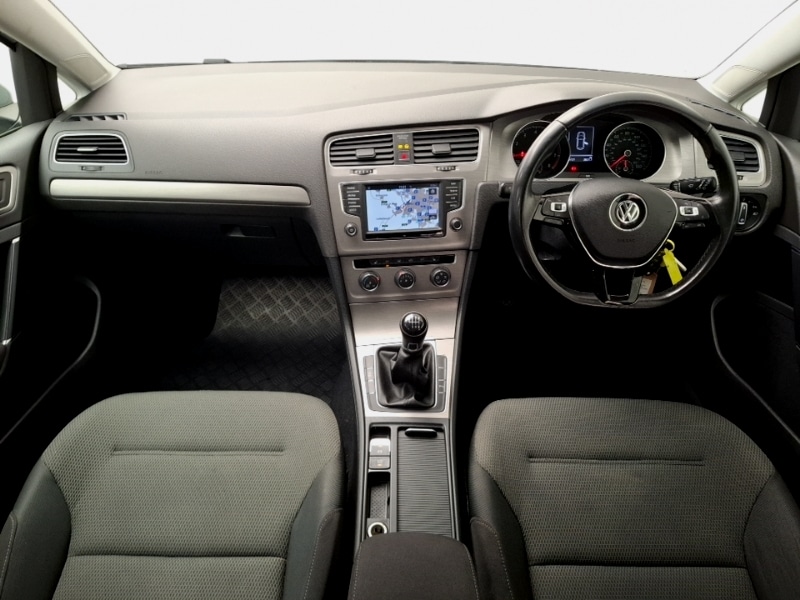 Used Volkswagen Golf 2017 for sale - 76951840: Photo 2