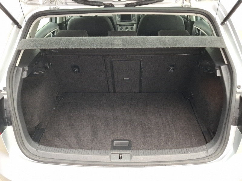 Used Volkswagen Golf 2017 for sale - 76951840: Photo 8